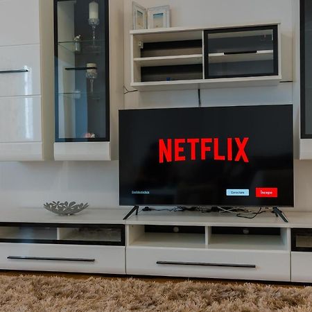 Cozy & Spacious 2Br Apartment With Netflix Bucareste Exterior foto