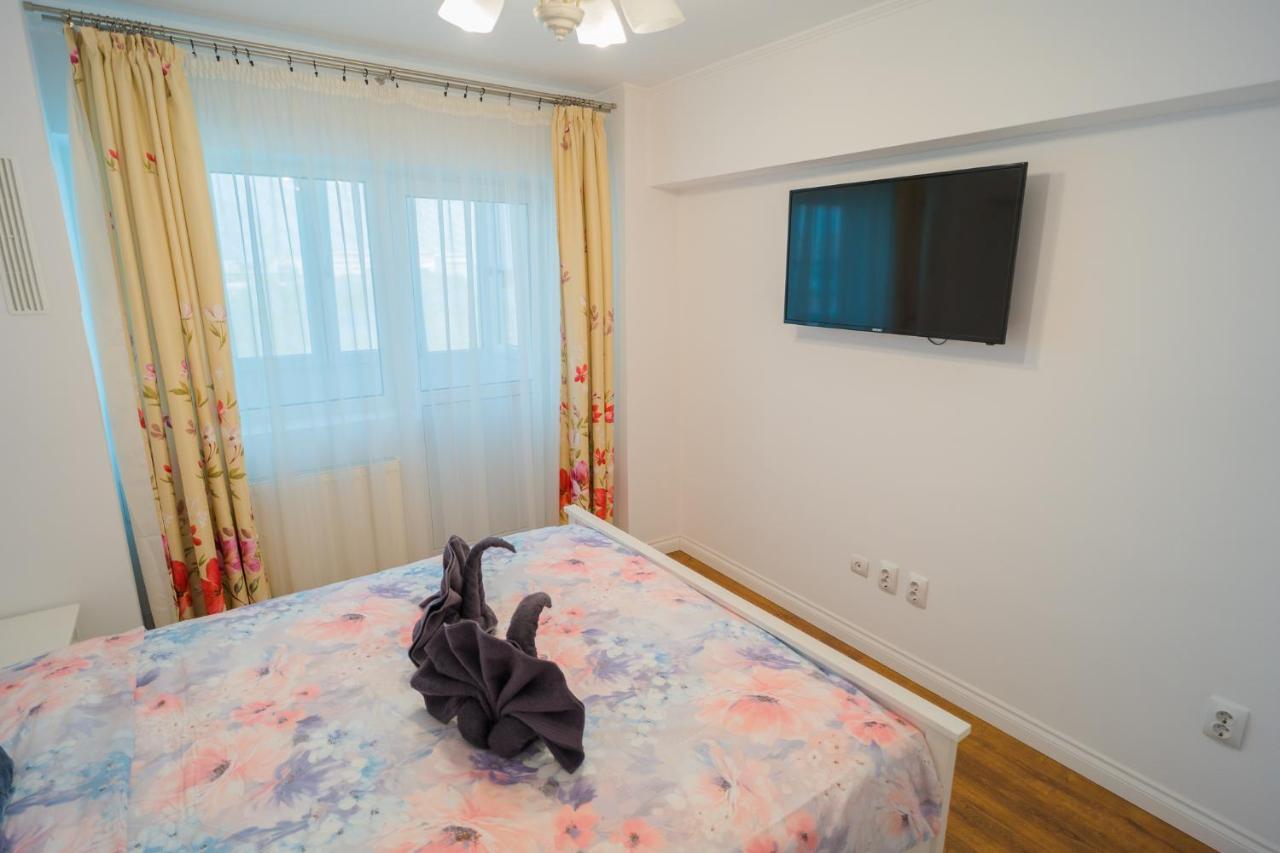Cozy & Spacious 2Br Apartment With Netflix Bucareste Exterior foto